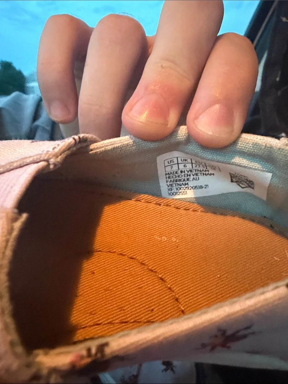 Toms Kids Slip-On Moccasins in Light beige with Bug Print SIZE 7